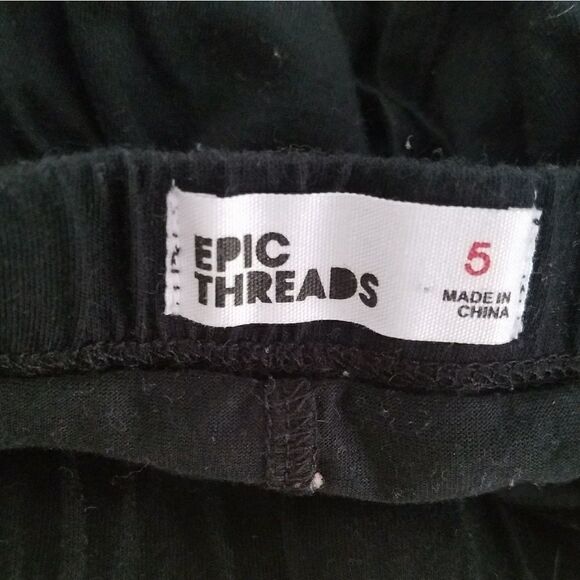 Epic Threads Little Girls Black 3-Tier Skort Size 5 Ruffle Skirt Shorts - Picture 2 of 2